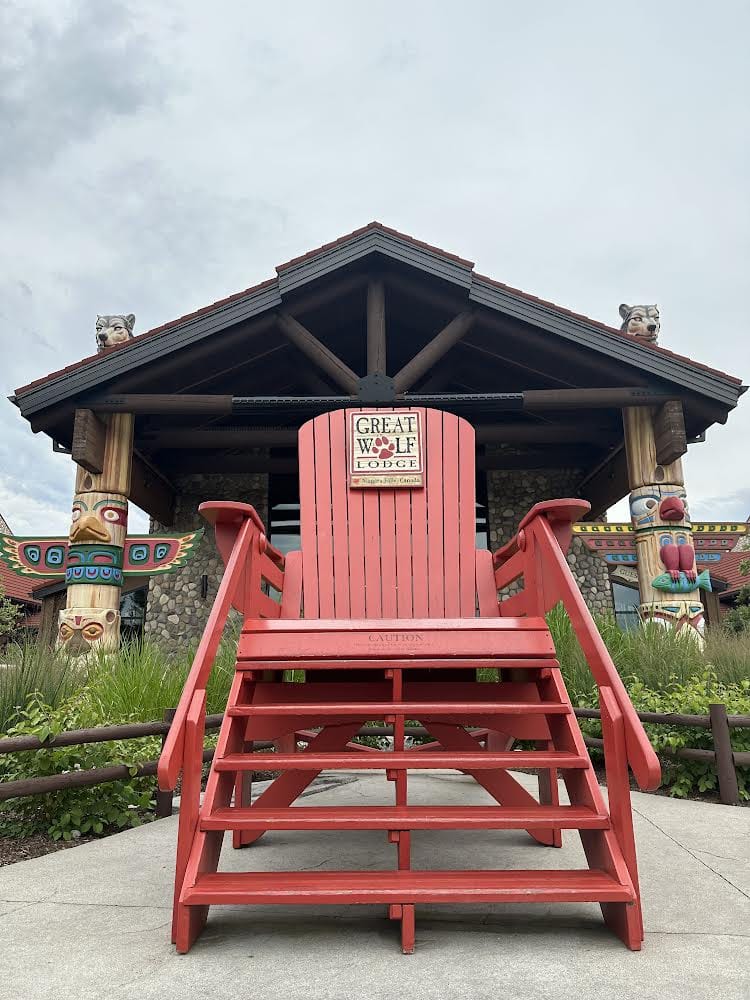 10' Summit Giant Chair